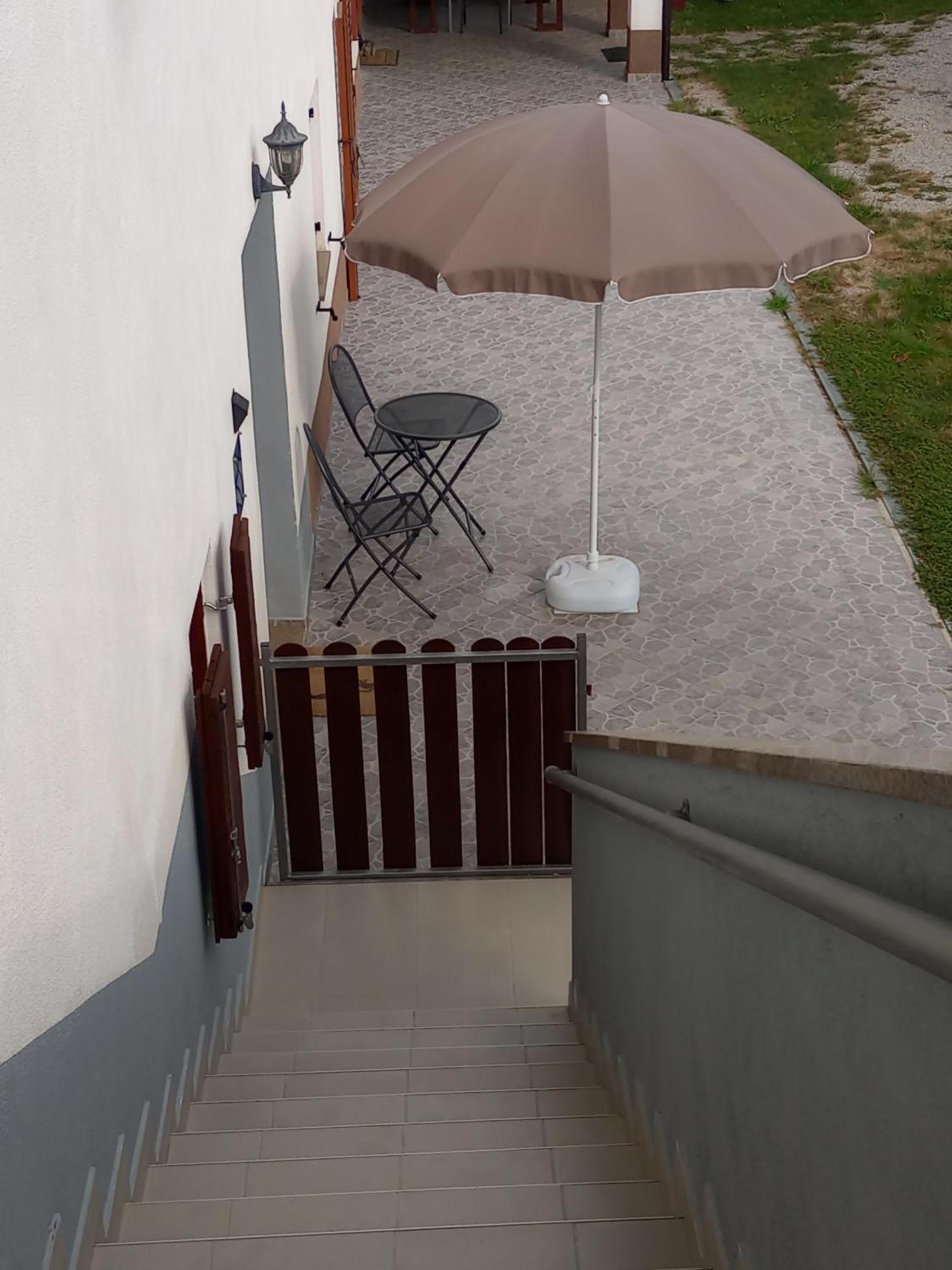 Apartment Bartulasi Roč Exterior foto